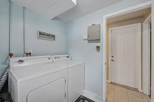 31 Marshmallow Drive, Commack, NY 11725