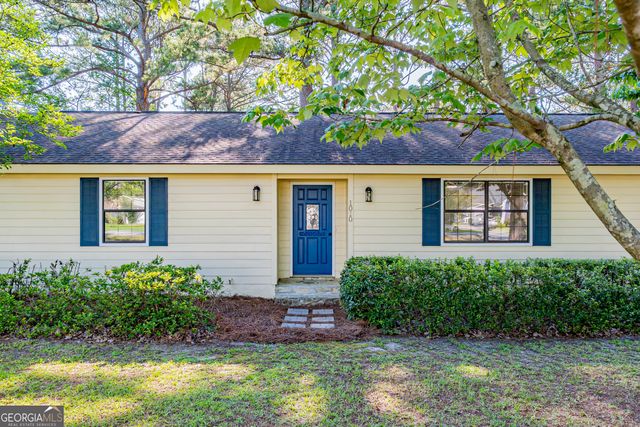 1010 Cherrywood Road, Waycross, GA 31503