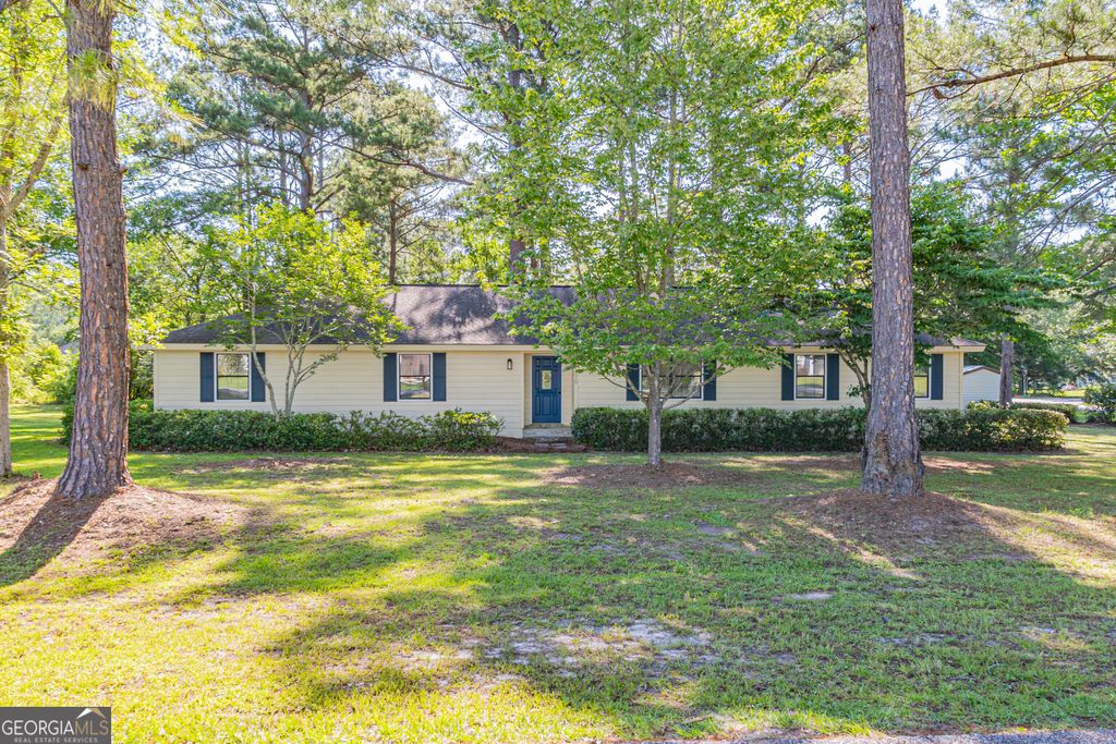 1010 Cherrywood Road, Waycross, GA 31503