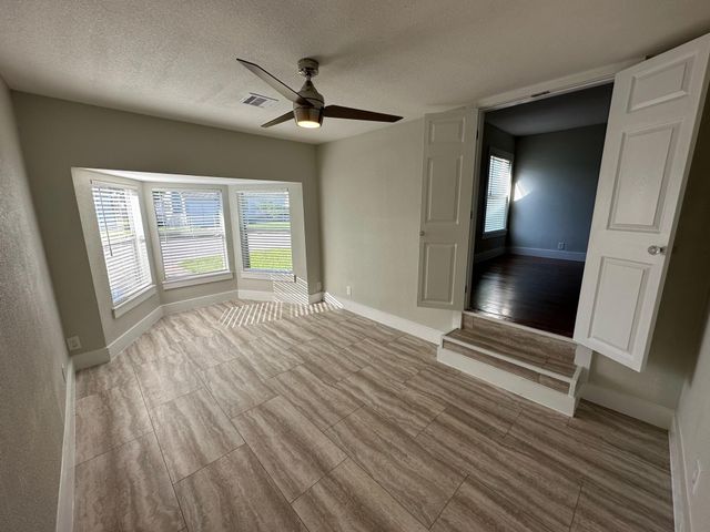 5407 Menard Avenue, Galveston, TX 77551