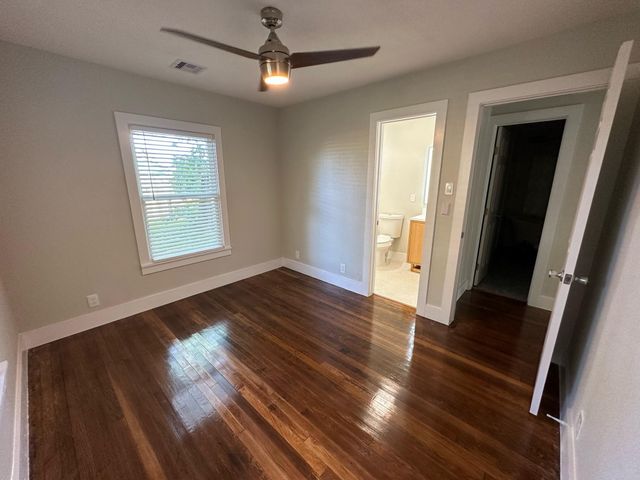 5407 Menard Avenue, Galveston, TX 77551