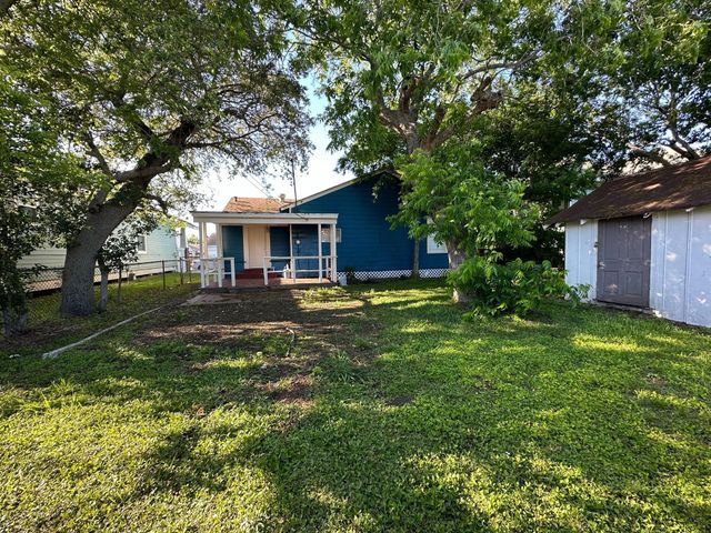 5407 Menard Avenue, Galveston, TX 77551