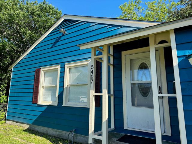 5407 Menard Avenue, Galveston, TX 77551