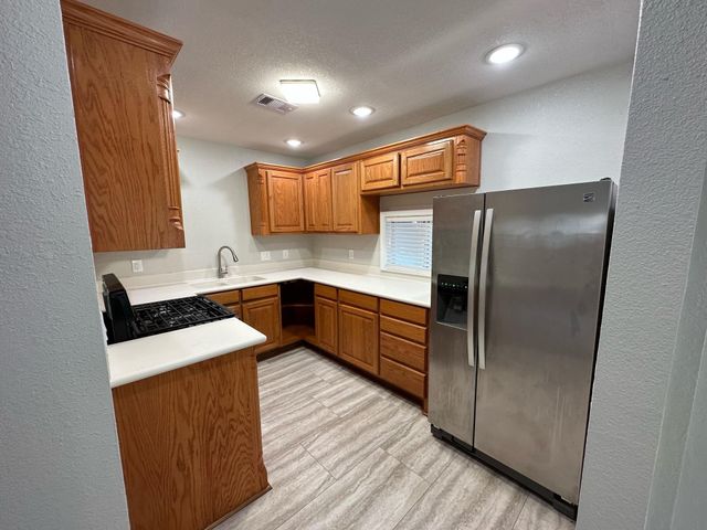 5407 Menard Avenue, Galveston, TX 77551