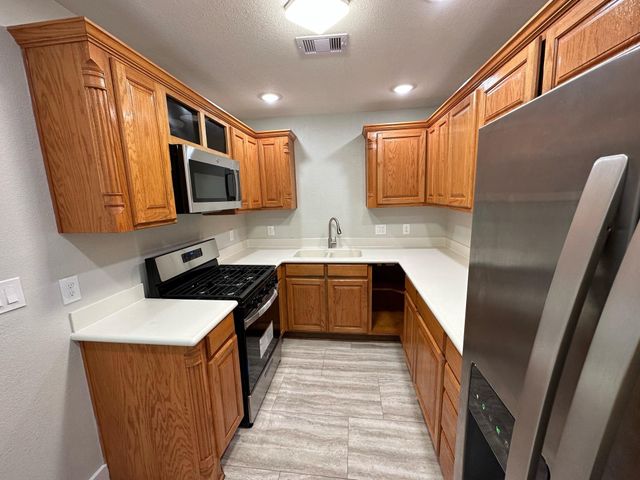 5407 Menard Avenue, Galveston, TX 77551