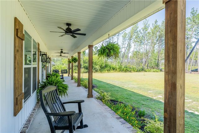 121 Farms Edge Road S, Manor, GA 31550