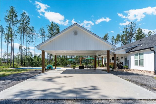 121 Farms Edge Road S, Manor, GA 31550