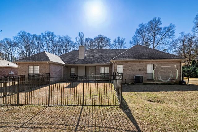 33 Timber Ridge Circle, Arkadelphia, AR 71923