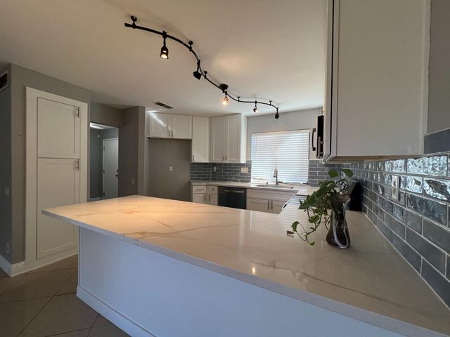 272 RIver Run cir, Sacramento, CA 95833