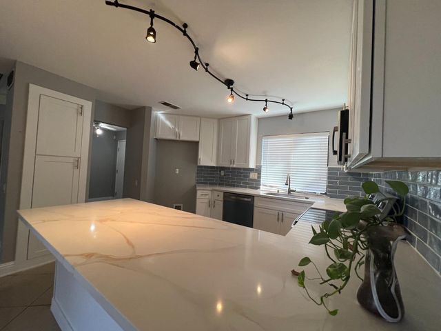 272 RIver Run cir, Sacramento, CA 95833