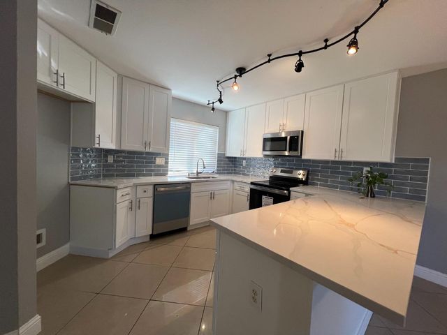 272 RIver Run cir, Sacramento, CA 95833