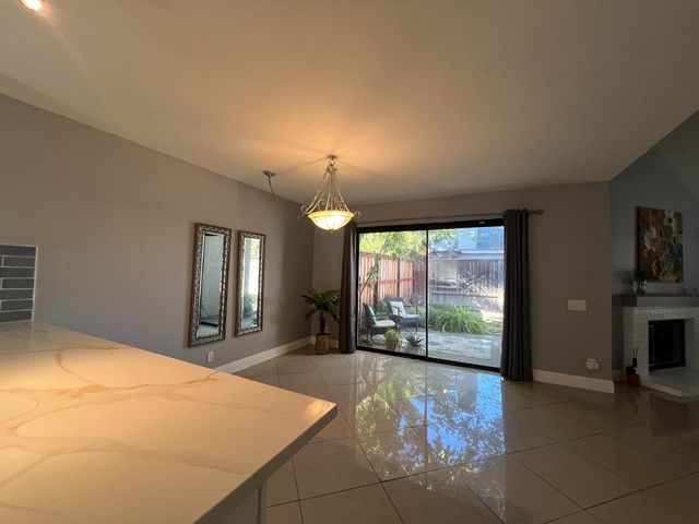 272 RIver Run cir, Sacramento, CA 95833
