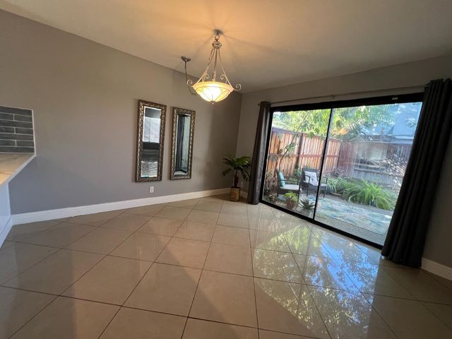 272 RIver Run cir, Sacramento, CA 95833