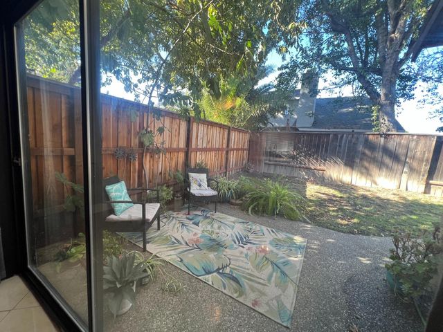 272 RIver Run cir, Sacramento, CA 95833