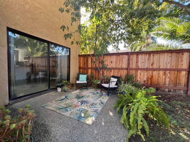 272 RIver Run cir, Sacramento, CA 95833