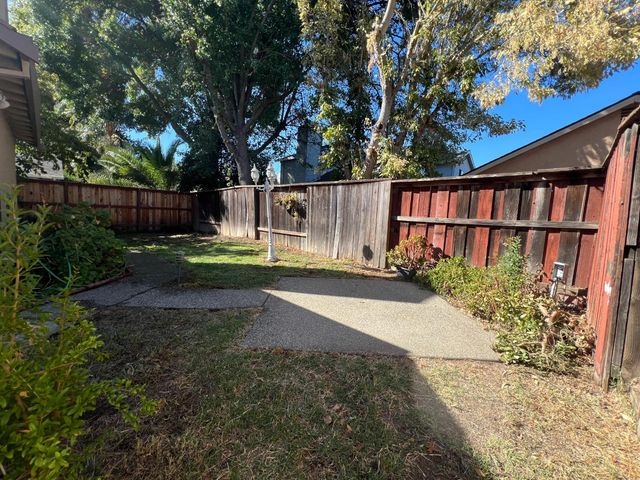 272 RIver Run cir, Sacramento, CA 95833