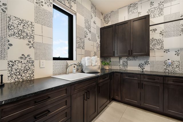 755 Ridge Canyon Road, Santa Fe, NM 87506