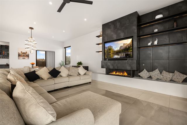 755 Ridge Canyon Road, Santa Fe, NM 87506