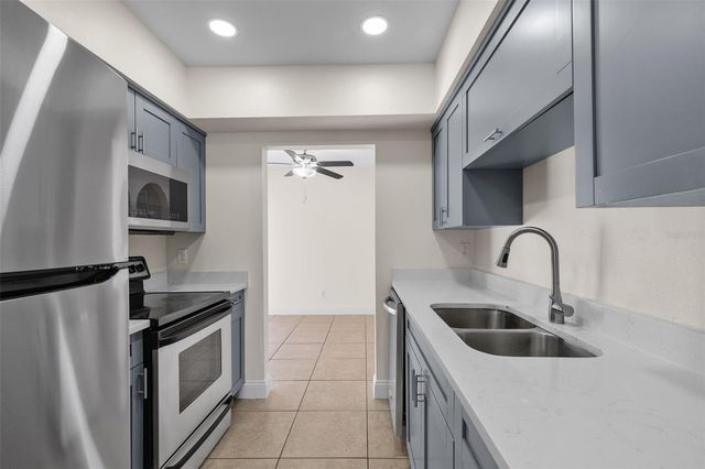 7516 ARMAND CIRCLE, Tampa, FL 33634