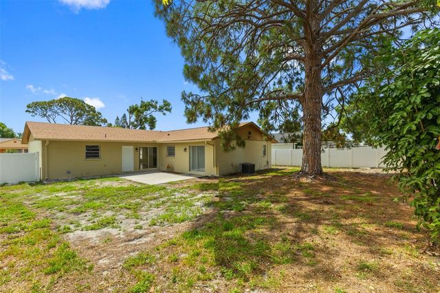 7516 ARMAND CIRCLE, Tampa, FL 33634
