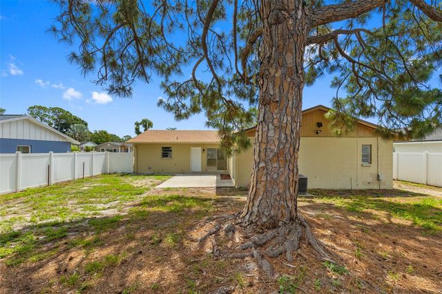 7516 ARMAND CIRCLE, Tampa, FL 33634