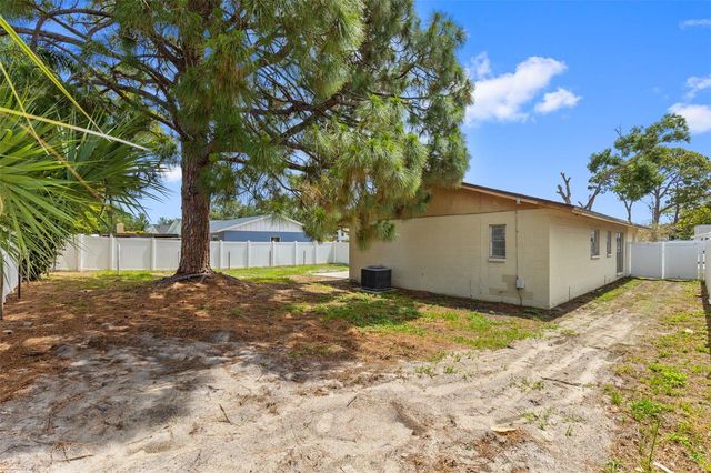 7516 ARMAND CIRCLE, Tampa, FL 33634