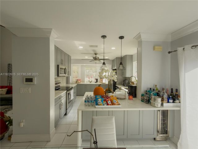 5460 NW 49th Ave, Coconut Creek, FL 33073