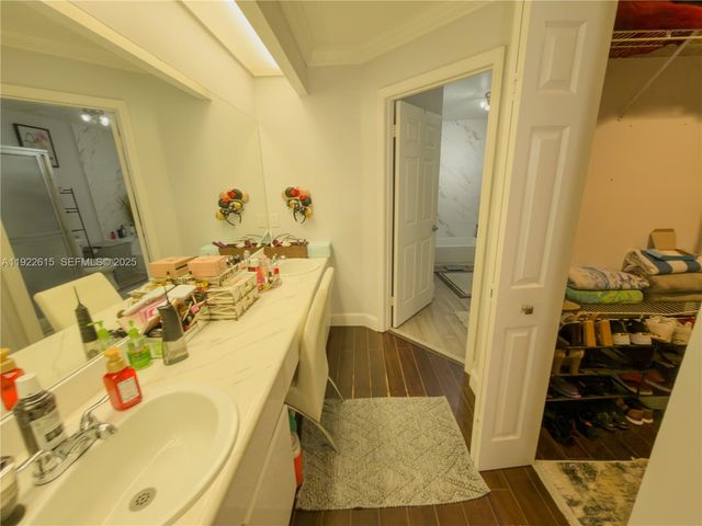 5460 NW 49th Ave, Coconut Creek, FL 33073