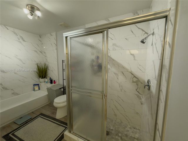 5460 NW 49th Ave, Coconut Creek, FL 33073