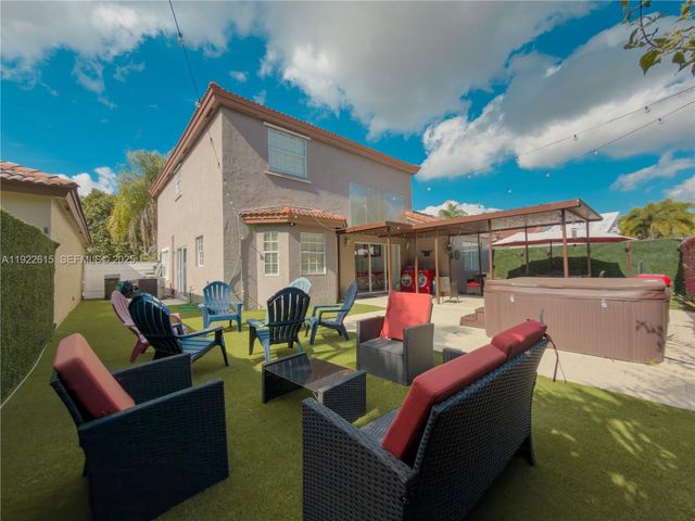 5460 NW 49th Ave, Coconut Creek, FL 33073