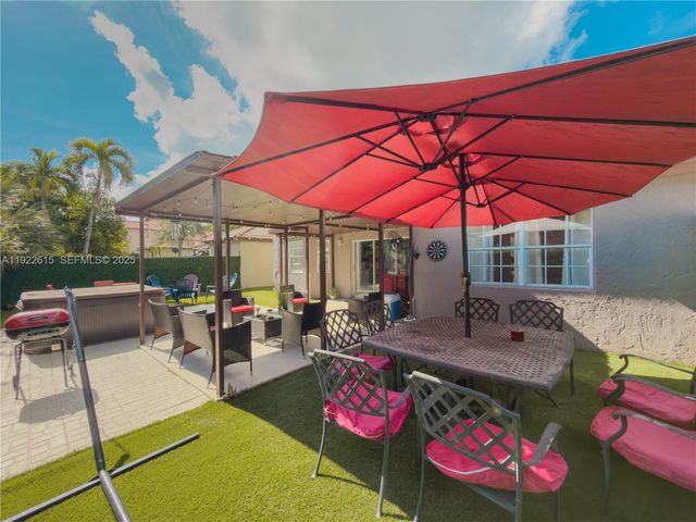 5460 NW 49th Ave, Coconut Creek, FL 33073