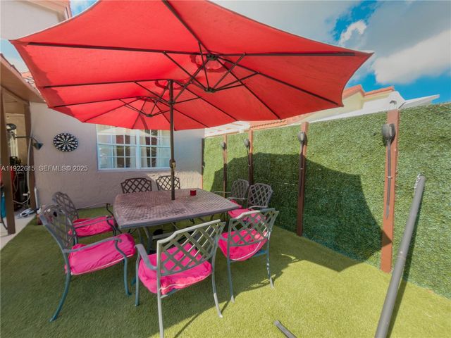 5460 NW 49th Ave, Coconut Creek, FL 33073