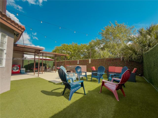 5460 NW 49th Ave, Coconut Creek, FL 33073