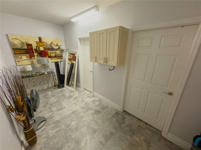 5460 NW 49th Ave, Coconut Creek, FL 33073