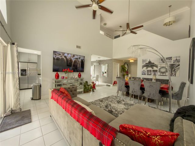 5460 NW 49th Ave, Coconut Creek, FL 33073