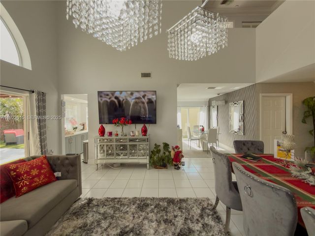 5460 NW 49th Ave, Coconut Creek, FL 33073