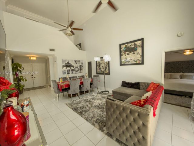 5460 NW 49th Ave, Coconut Creek, FL 33073