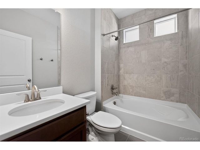 402 Highlands Cir, Erie, CO 80516