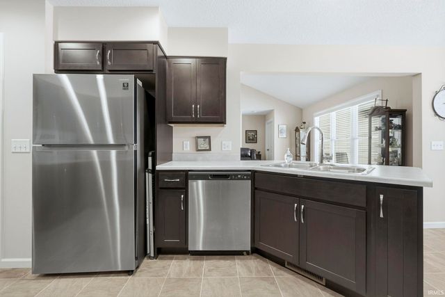 5240 Pigeon Creek Court, Fort Wayne, IN 46825