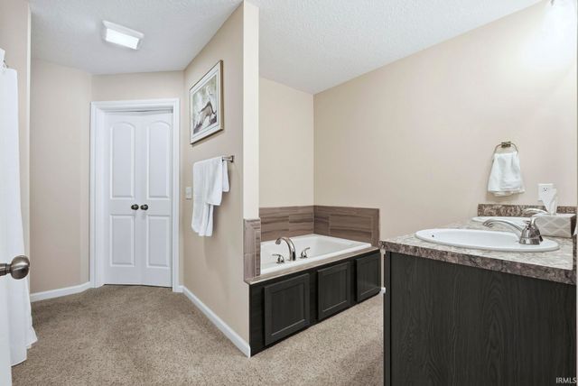 5240 Pigeon Creek Court, Fort Wayne, IN 46825