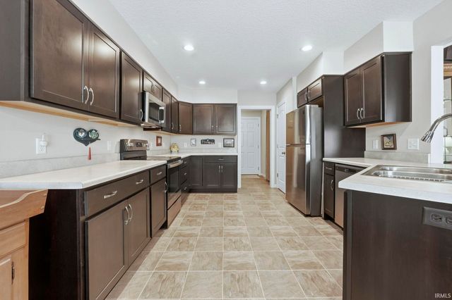 5240 Pigeon Creek Court, Fort Wayne, IN 46825