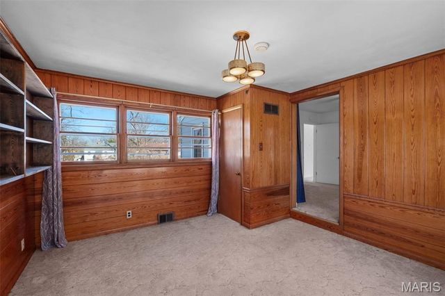 9911 Dennison Avenue, Overland, MO 63114