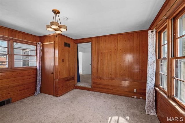 9911 Dennison Avenue, Overland, MO 63114