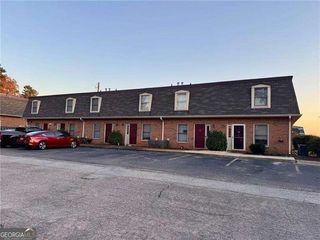 3925 Mountain View Road 3 C, Oakwood, GA 30566