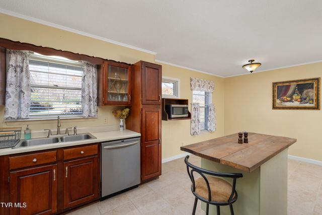 5010 Newport Highway, Greeneville, TN 37743