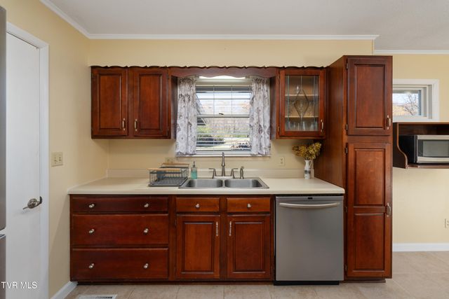 5010 Newport Highway, Greeneville, TN 37743