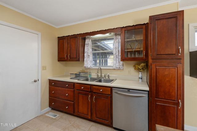 5010 Newport Highway, Greeneville, TN 37743