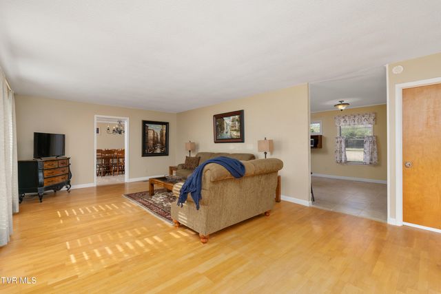 5010 Newport Highway, Greeneville, TN 37743