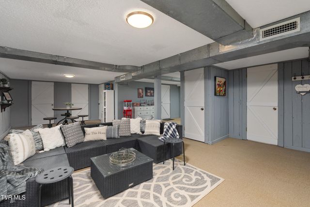 5010 Newport Highway, Greeneville, TN 37743