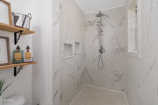 5010 Newport Highway, Greeneville, TN 37743